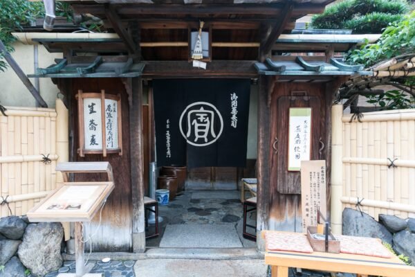 7 of the world's oldest restaurants that have been serving food for over 500 years
