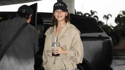 Alpha Movie: Alia Bhatt promotes 'Alpha' in style at Mumbai airport; jets out of city ahead of spy film release - WATCH | Hindi Movie News