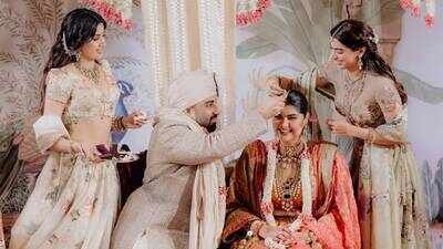 Anshula Kapoor Wedding: First wedding pictures! Anshula Kapoor marries longtime beau Rohan Thakkar; Janhvi Kapoor and Khushi Kapoor help their 'jiju' apply sindoor | Hindi Movie News