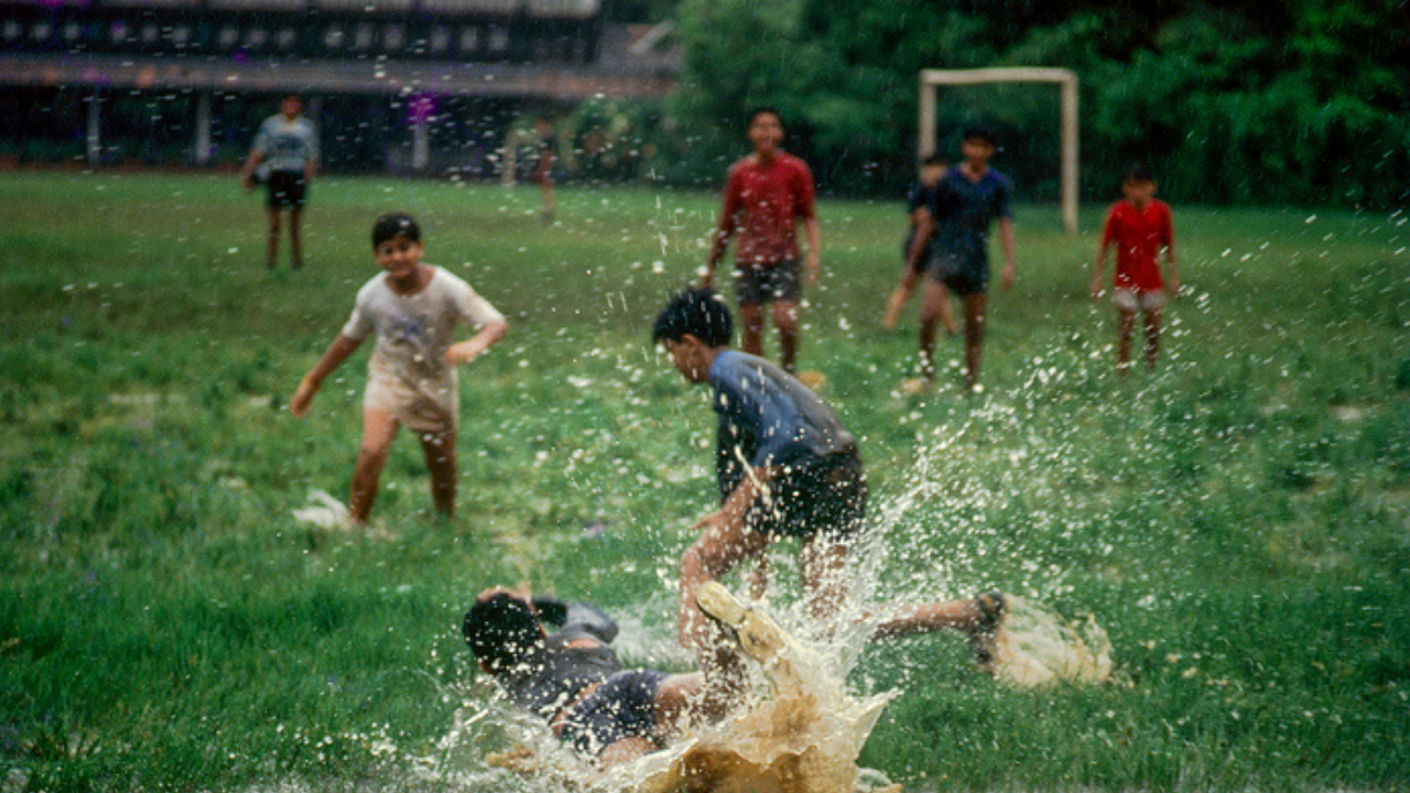 Why rainy days create some of childhood's happiest memories, according to psychology