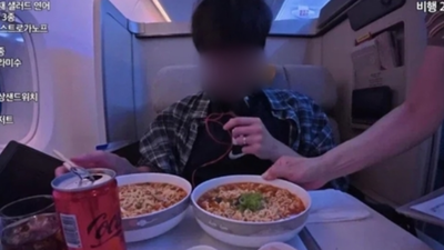 Mukbang Youtuber: Mukbang YouTuber Yuno apologizes after plane food ordering video sparks backlash