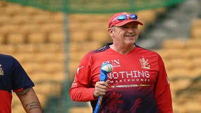 'I would be very surprised': Dinesh Karthik doubts Andy Flower will leave RCB for England Test coaching role | Cricket News