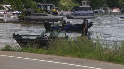 Boat Capsizes Wisconsin Lake: Boat capsizes on Wisconsin lake; 3 dead, 7 rescued