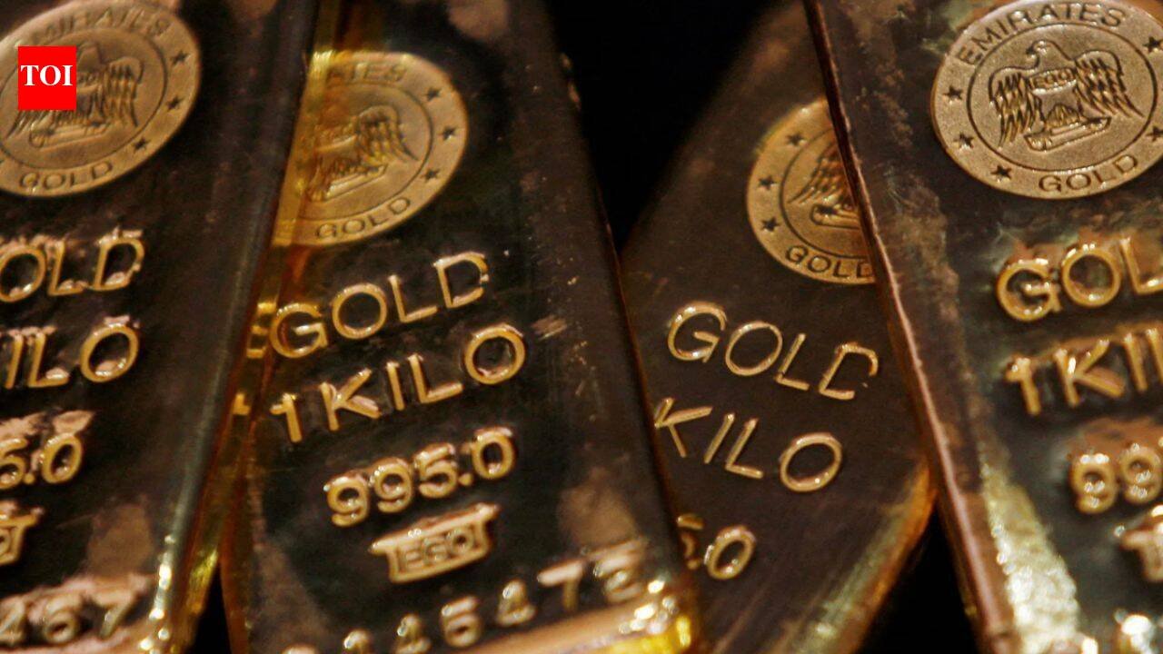 Gold, Silver Rate Today Live Updates: Spot gold edges higher as oil prices tumble after Trump delays fresh Iran strike