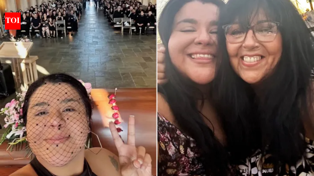 "This is the last picture with my mom": Woman asks 300 funeral guests to join one final selfie with her mother, the viral moment is touching millions |