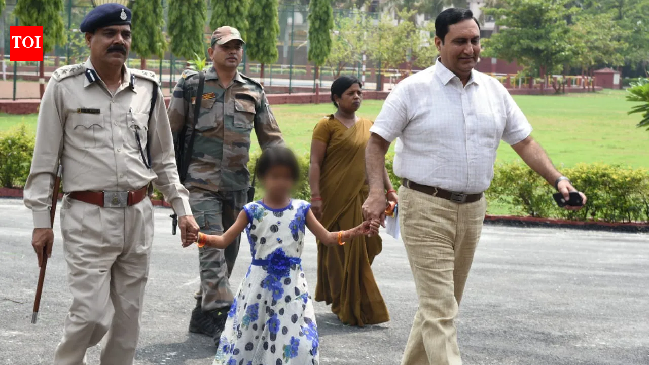 She lived with her father in jail, until an IAS officer asked her one question that changed her life: What Khushi’s story teaches us about giving children opportunities