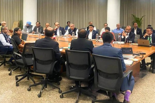No going back on strategic sale of PSUs, ministries told