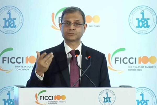 RBI guv asks banks to build meaningful human oversight, says blaming technology is 'unacceptable'