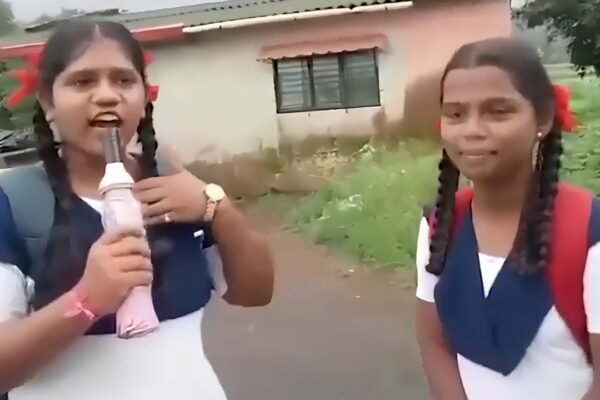 They used an umbrella as a microphone to report a broken road; 3 Maharashtra schoolgirls went viral and got results