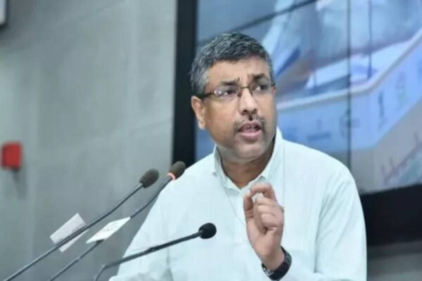 Govt clears 31 electronics part projects worth Rs 7,877cr