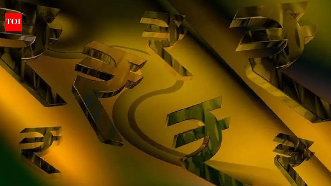 Rupee climbs to 95.64 against US dollar; Iran sanctions, crude prices in focus
