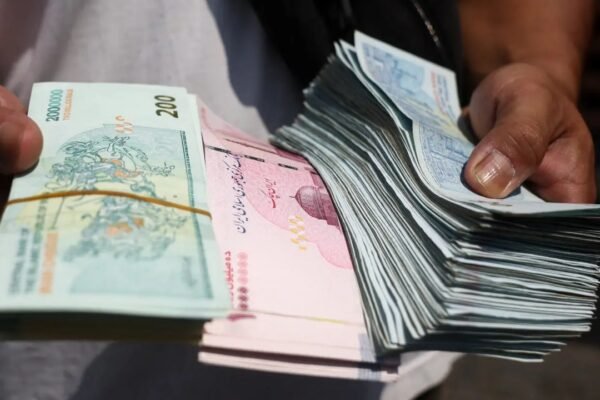 No relief for Rial: Iranian currency sinks to record low as US works on new sanctions