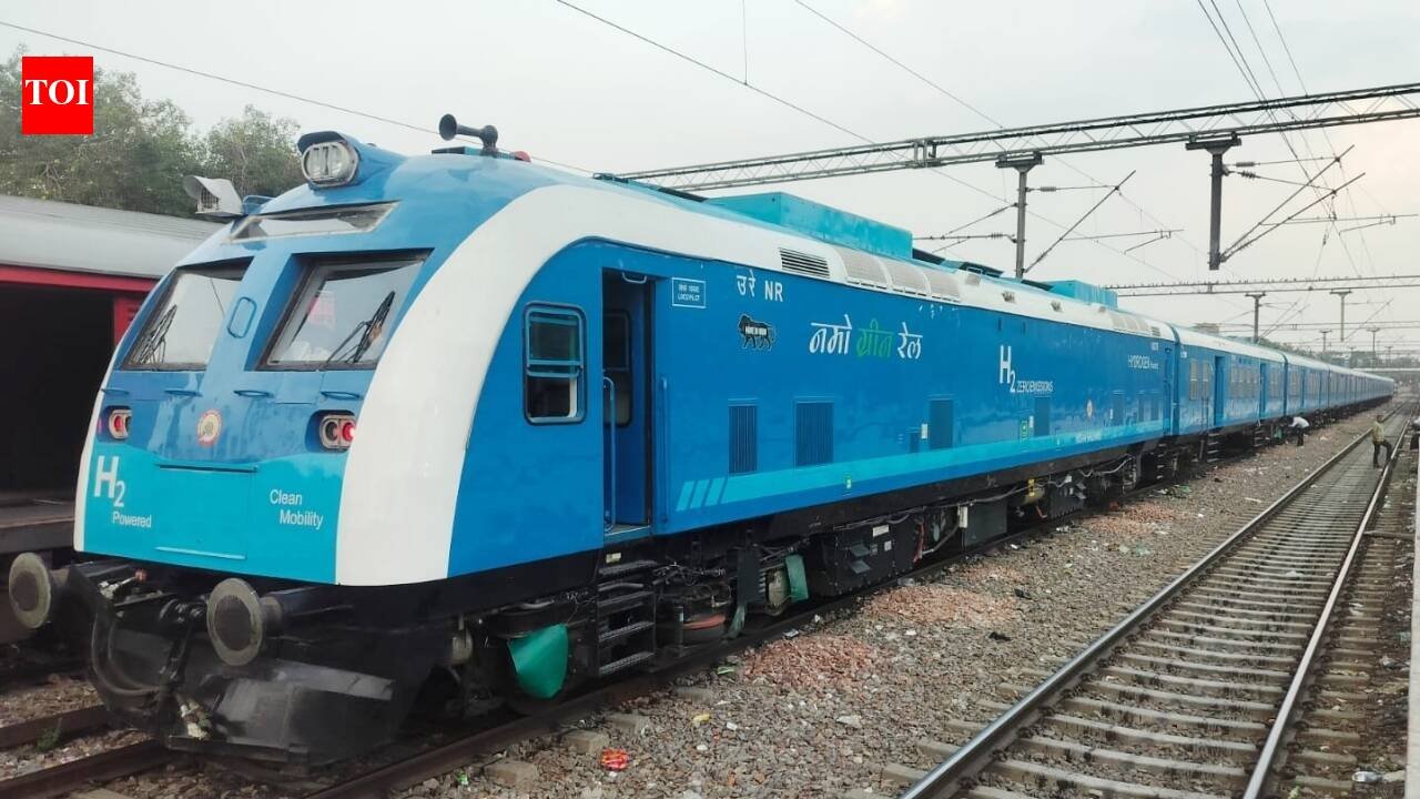 Emitting only water vapour, India’s 2,400-kW hydrogen train is the world’s most powerful; within days of launch it travels 6,000 km and reduces carbon dioxide emissions by 36,444 kg