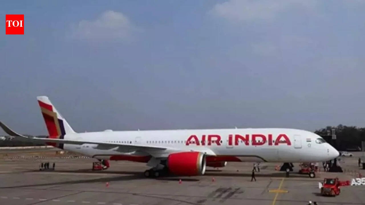 Air India seeks $1.5 billion from owners Tata, Singapore Air