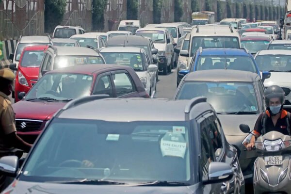 Maharashtra tops car, CV sales in Q1; UP leads in 2&3-wheelers