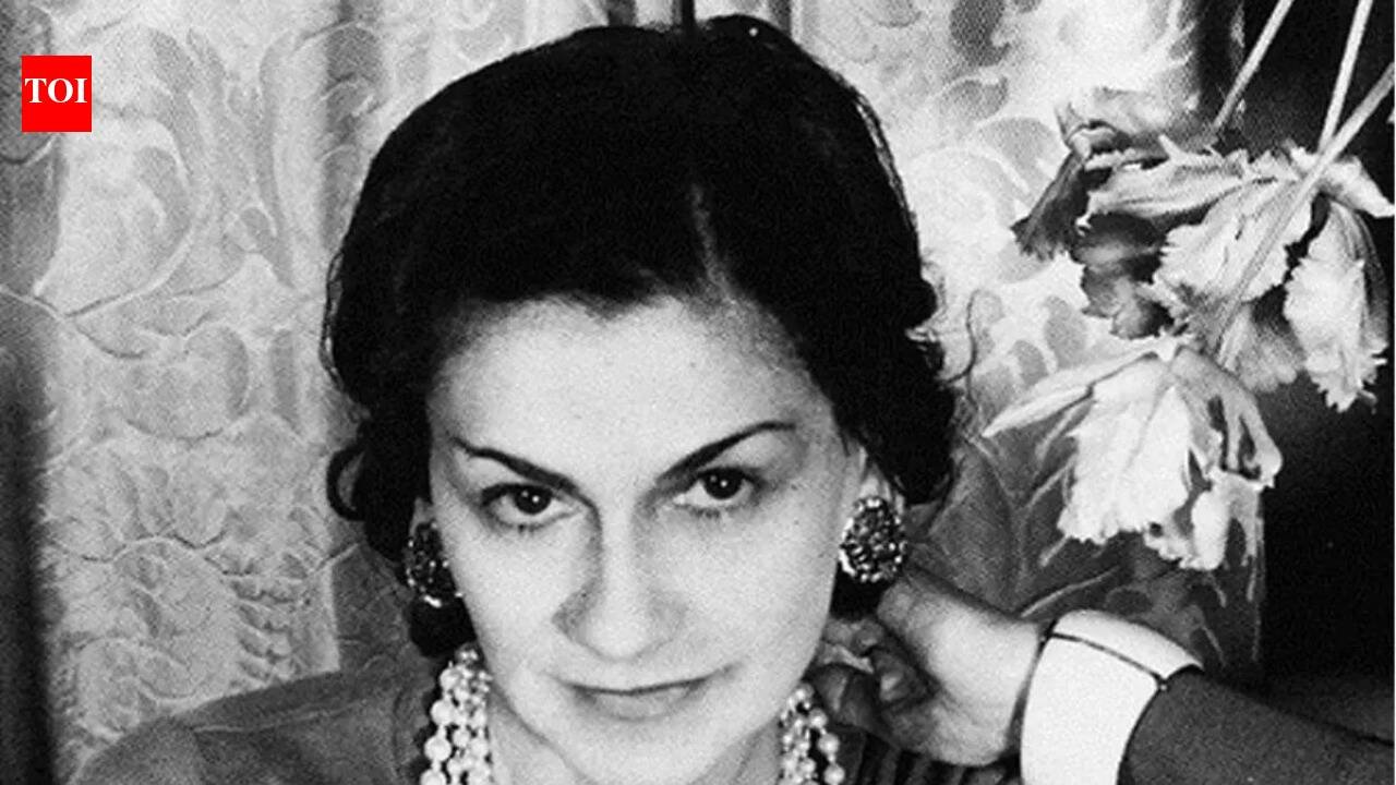 Coco Chanel: Fashion quote of the day by Coco Chanel: 'Fashion changes, but style endures'