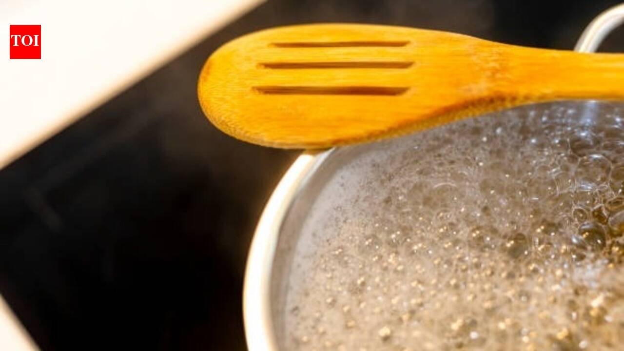 Put a wooden spoon across a boiling pot: The viral kitchen trick explained |