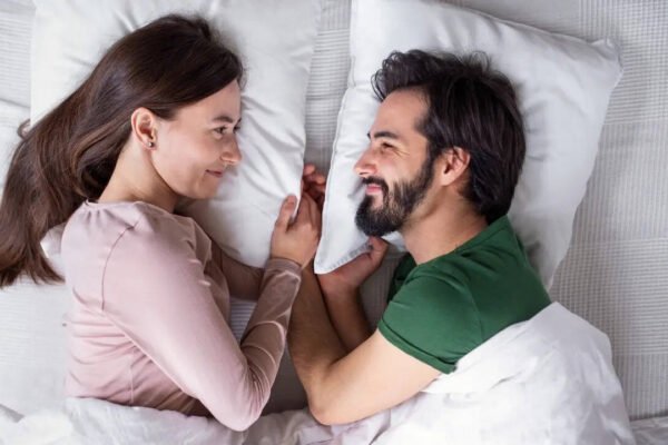 5 things happy couples do before going to bed every night