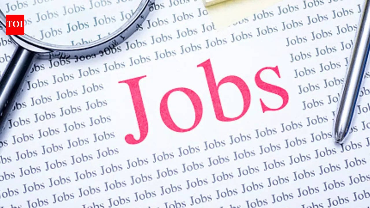 US job data: Labor dept lowers employment growth by 79,000, private sector cut by 178,000