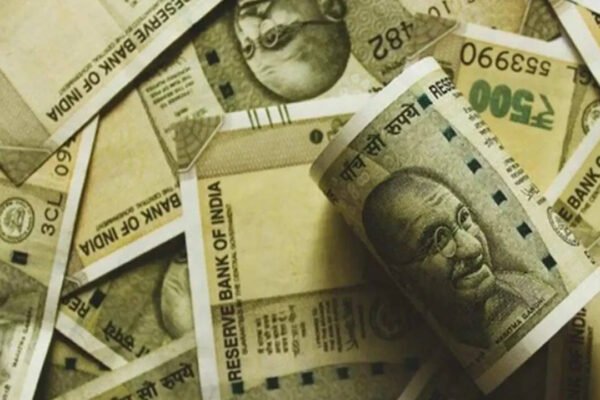 Rupee falls 13 paise to 95.56 as crude rises, Fed hike bets strengthen dollar