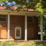 A Tennessee man left a late-1700s house and about $500,000 to local government for a park; after nearly a decade of delays, the property and money are going to a descendant