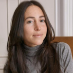 A former BlackRock employee ordered 10,000 pairs of socks for $100,000 to test a business idea; her startup later raised $2 million and reached Shark Tank | World News