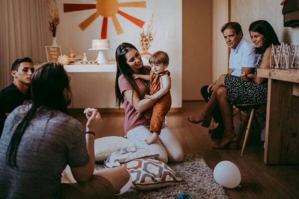 5 things parents should never let others do to their child at a social gathering