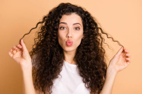 3 simple tips to turn frizzy hair into gorgeous curls
