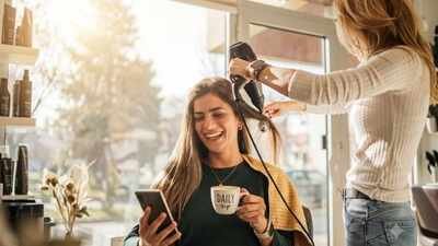 ​Forget free lunch: Indian woman gets a professional blow-dry during office lunch break and company pays for it! Internet can’t believe it; calls it the ‘dream job’
