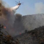 2 dead, 500 evacuated as twin blazes hit Greek island near Athens
