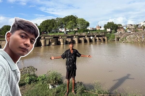 “I don’t know why people throw garbage in the river”: How 20-year-old viral sensation ‘Bittu Tabahi’ single-handedly cleaned MP’s Ajnar River despite no funding and health risks