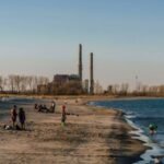 In 1972, Illinois used 246,000 cubic yards of coal fly ash beneath 7,500 feet of expressway; monitoring found no evidence of settlement, frost or capillary-rise problems