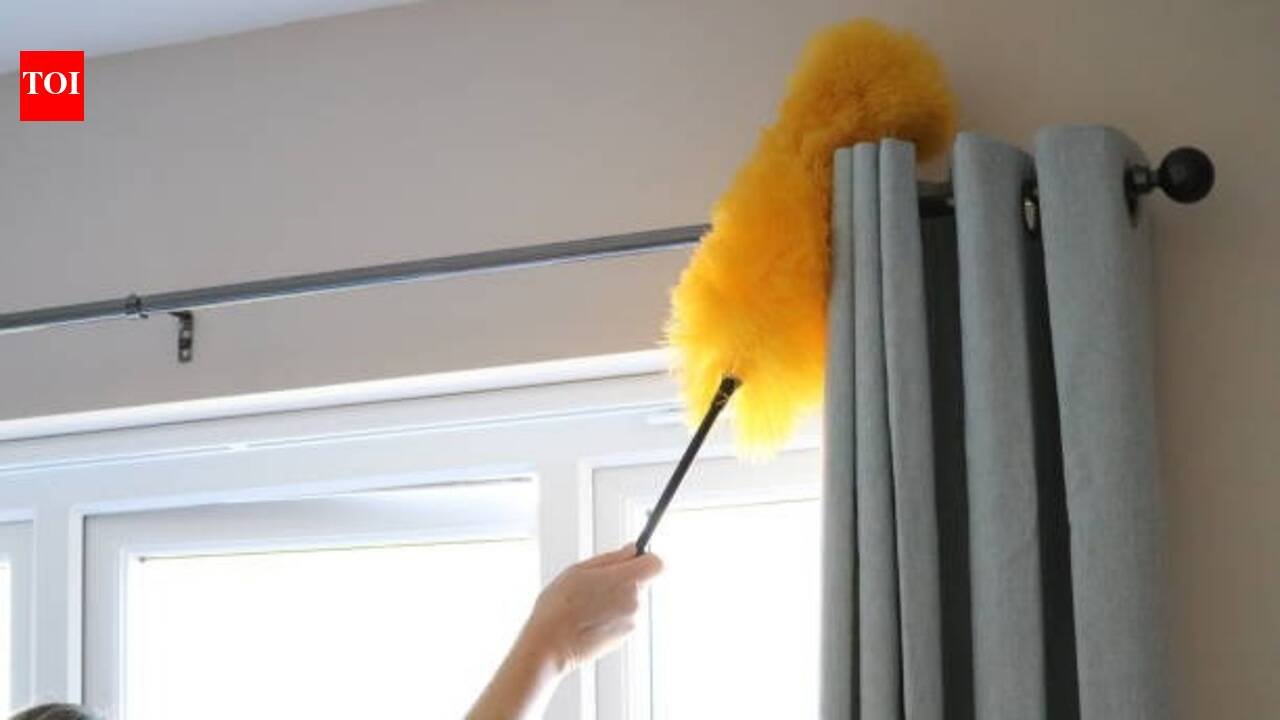 Cleaning Curtains: How to clean dusty curtains without taking them down: Easy and affordable home cleaning tricks to try
