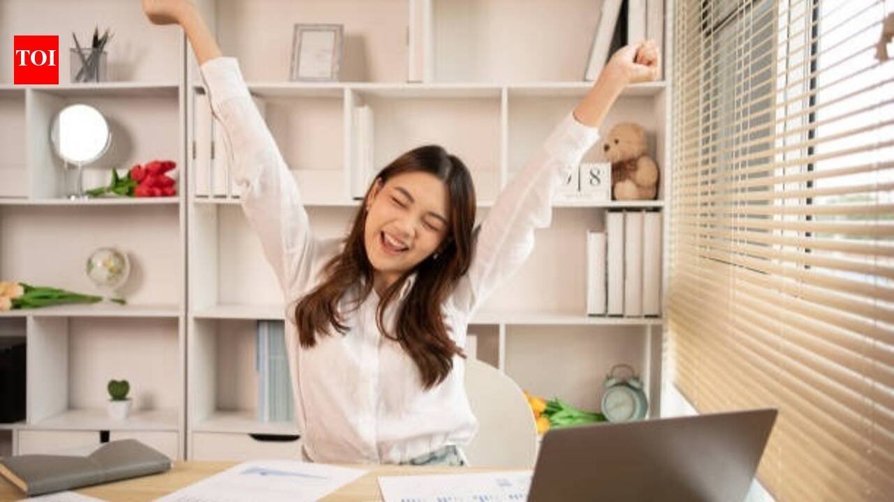 Improve Mood At Work: The 5-minute office habit that can quietly improve your mood for the rest of the day