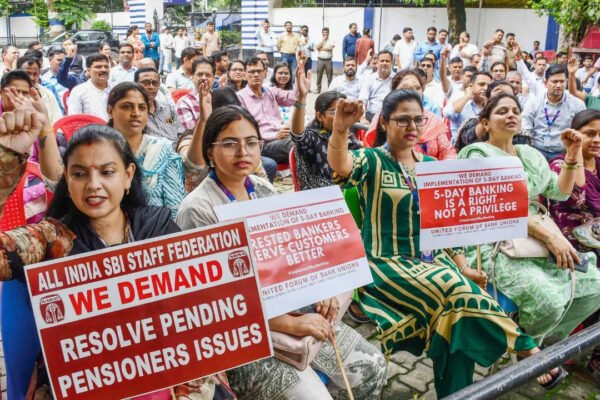 Bank Employees Strike: ‘Resolve issues through dialogue’: Government urges bank employees to call off September 28-30 strike
