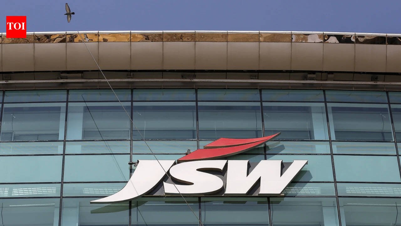 JSW set to enter e-trucks biz, seeks to drive sales