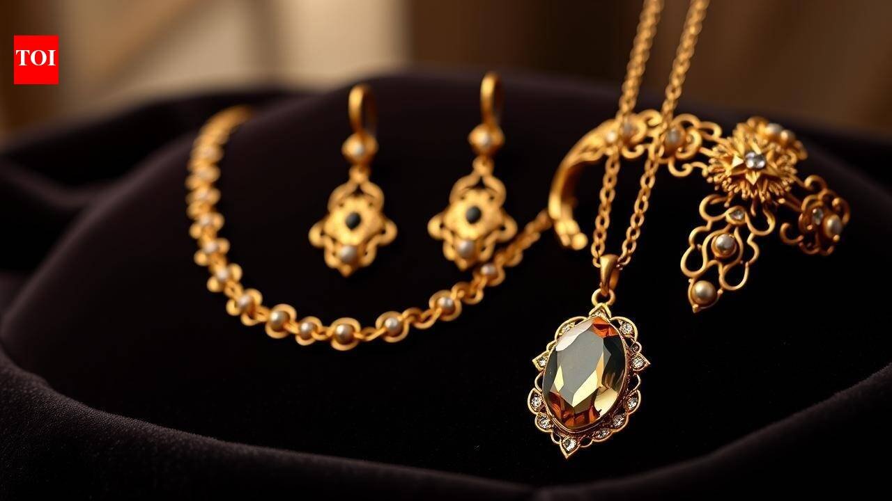 How to wear coloured gemstones with confidence