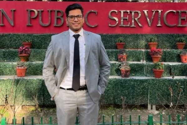 His grandfather was a Chambal 'baaghi': Meet Dev Prabhakar Singh Tomar who left a high-paying job in the Netherlands and secured UPSC Rank 629