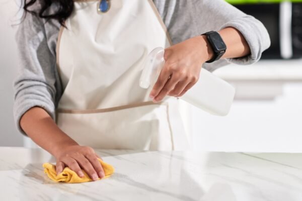 Psychology says people who clean the kitchen slab right after cooking may be doing this to feel in control; know the surprising mental habit behind it