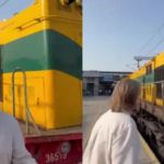 Australian High Commissioner India: "Sometimes, a charming Indian family offers me some food." Australian High Commissioner takes a train to experience India, and it is strikingly similar to their Prime Minister's 1991 backpacking trip