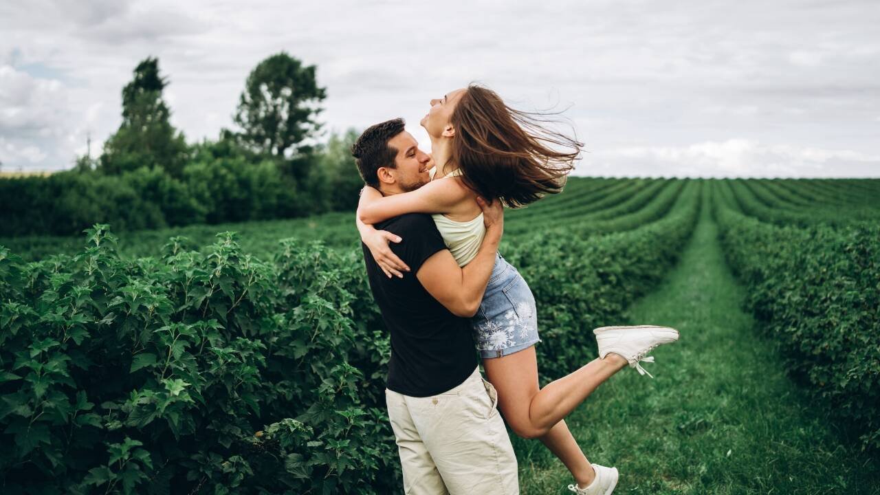 He likes you, but is he serious? 5 signs that reveal his true intentions