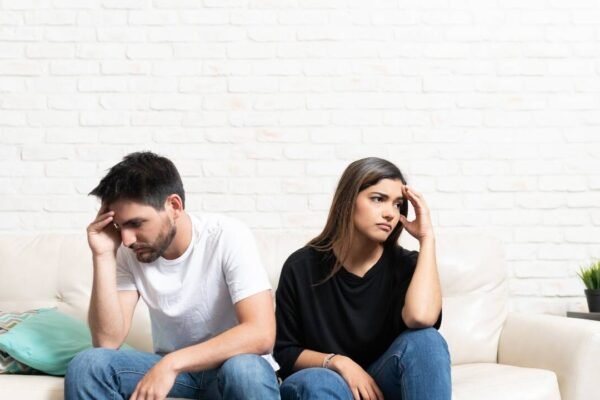 5 things people secretly do when they’re no longer happy in a relationship