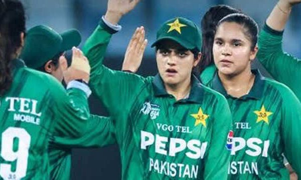 Sri Lanka Women 100/4 in 16.0 Overs