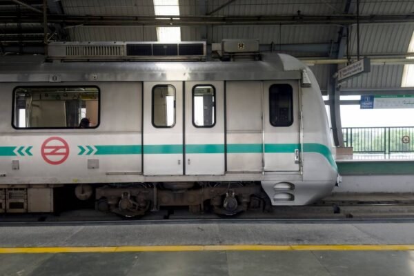 5 germ hotspots you touch at metro stations