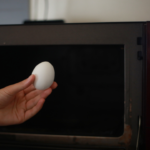 How to cook eggs in a microwave