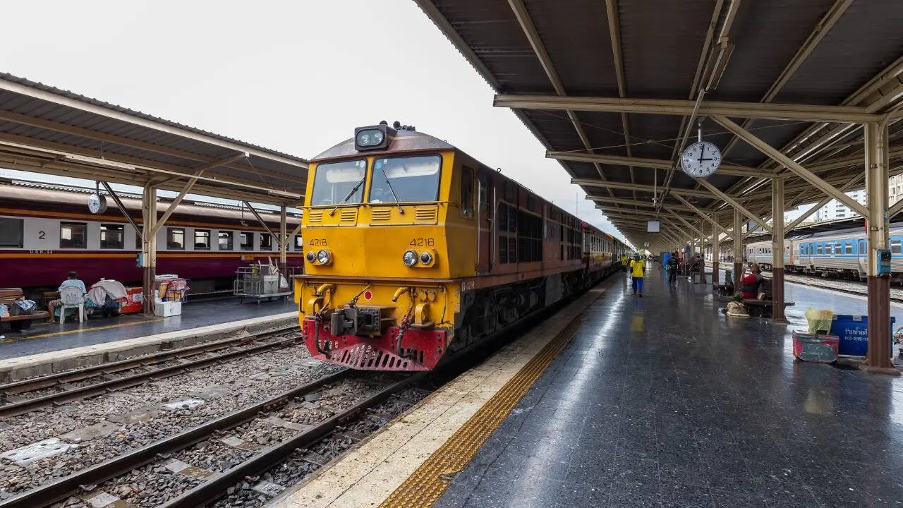 Travelling by train? 7 simple etiquettes every passenger should follow