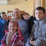 Ontario mother of 10 says she received only C$6,300 from a C$19,000 GoFundMe set up by her sister; police later charged the family member with fraud over C$5,000