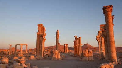The US has returned 36 ancient Syrian artifacts worth more than $5 million; 13 were seized from the Metropolitan Museum of Art, a Palmyra stone relief, 14 Roman mosaics were among the objects sent home