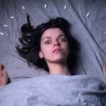Why you sometimes feel like you are falling while falling asleep |