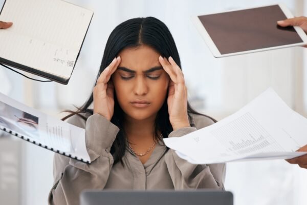 Cto Work Rules: "If you're not at your desk..I don't consider it work": CTO's work rule changed when a client's dashboard stayed broken for over 2 days; what happened next as 'pilot' was something employees did not expect